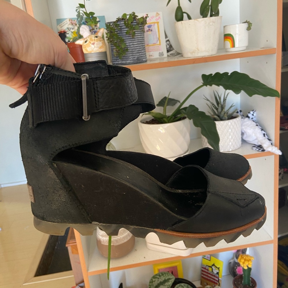 Sorel Joannie platform sandal size 9